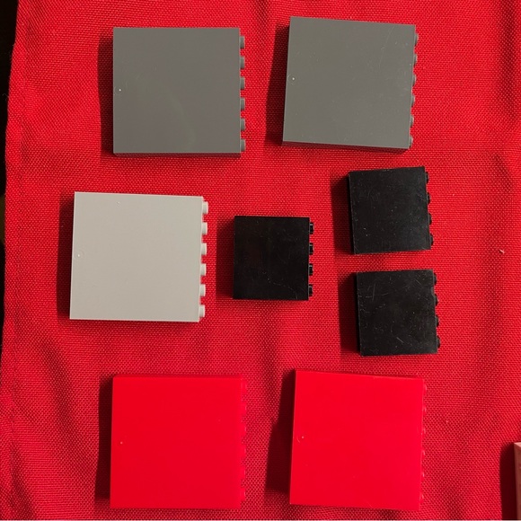 UPDATED: LEGO Window / Door Frame / Building Panel Assortment —46 pieces - Picture 9 of 13